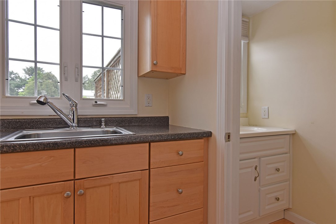5804 Post Road, Unit 7 Warwick, RI 02818 - Photo 9 of 17