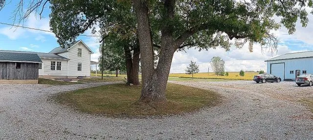 $725,000 | 21617 Emerald Road, Carlyle, IL 62231