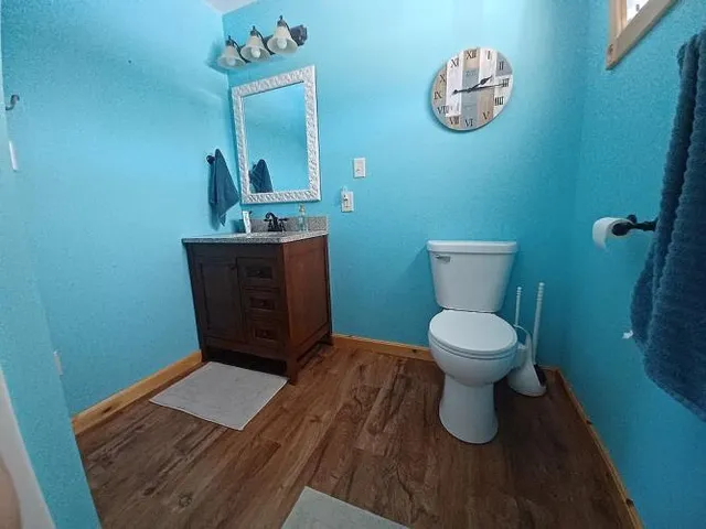 $725,000 | 21617 Emerald Road, Carlyle, IL 62231