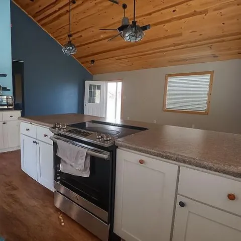 $725,000 | 21617 Emerald Road, Carlyle, IL 62231