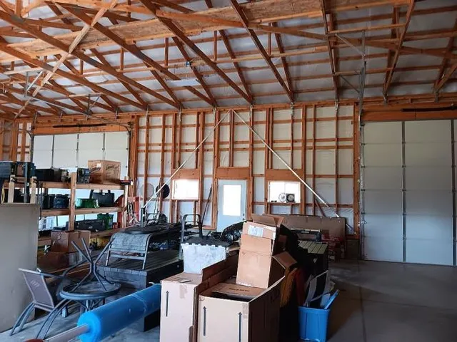 $725,000 | 21617 Emerald Road, Carlyle, IL 62231