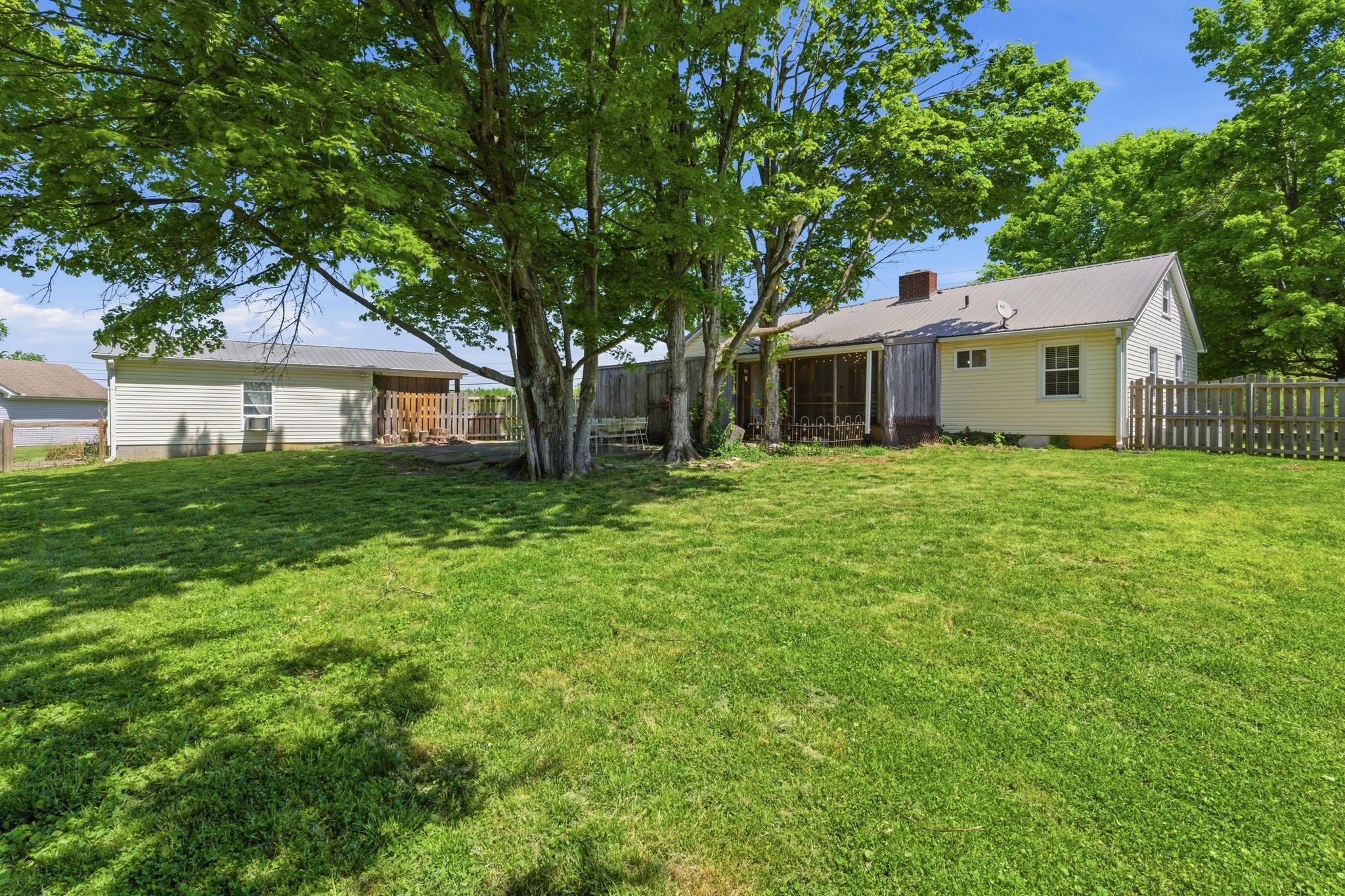 601 North Palmers Chapel Road White House, TN 37188 - Photo 31 of 37