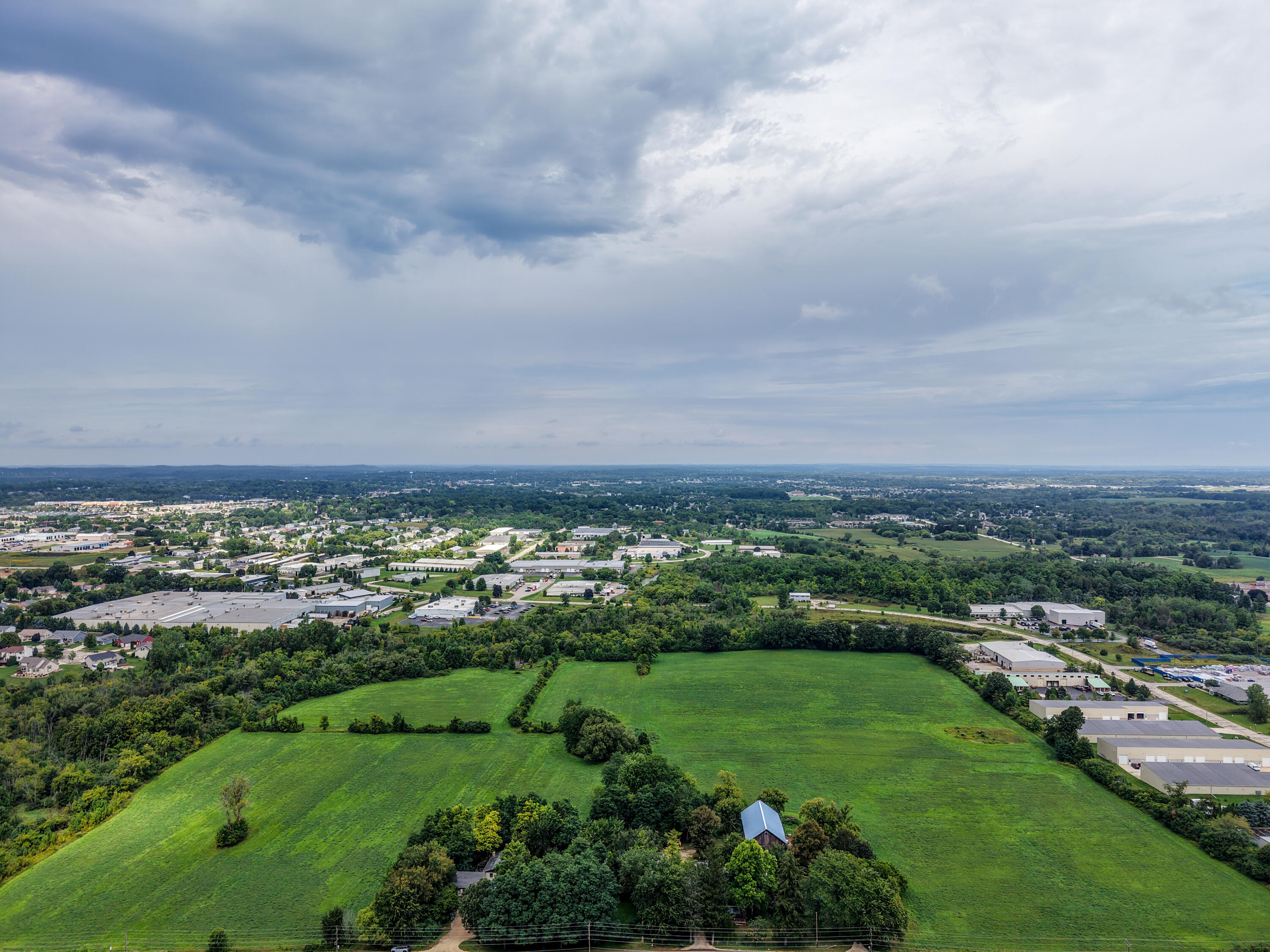 480e Rusco Road West Bend, WI 53095 - Photo 7 of 15 DJI_20260903124045_0020_D