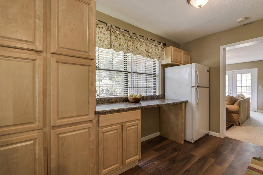 820 Red Cloud Road Ten Mile, TN 37880 - Photo 13 of 40 13_RedCloudRoad_820_Kitchen03