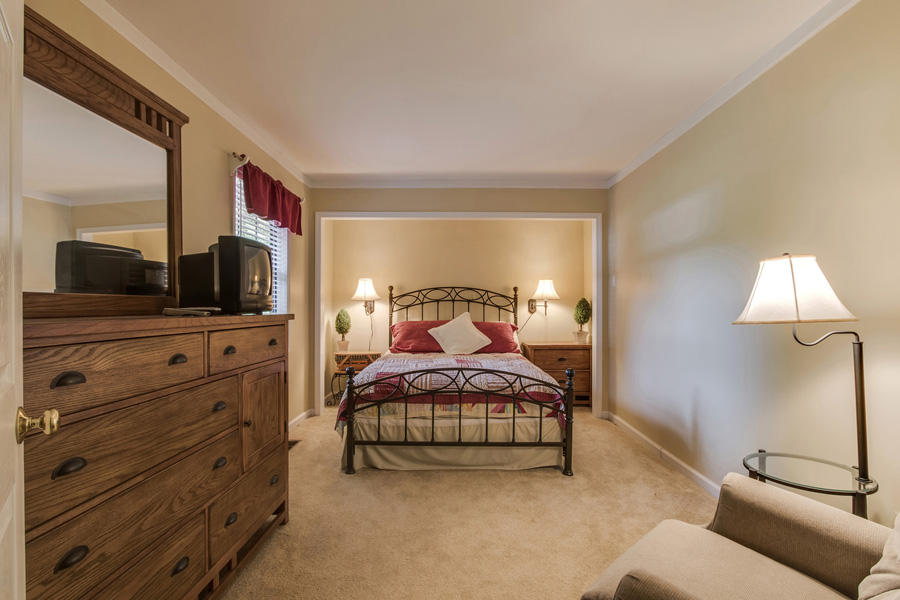820 Red Cloud Road Ten Mile, TN 37880 - Photo 20 of 40 20_RedCloudRoad_820_MasterBedroom01