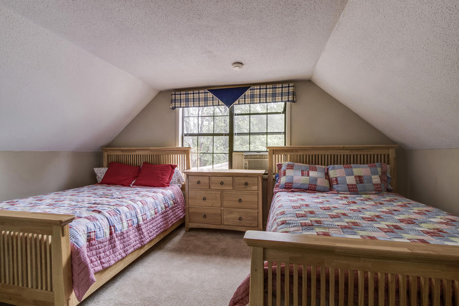 820 Red Cloud Road Ten Mile, TN 37880 - Photo 26 of 40 26_RedCloudRoad_820_Bedroom2_01