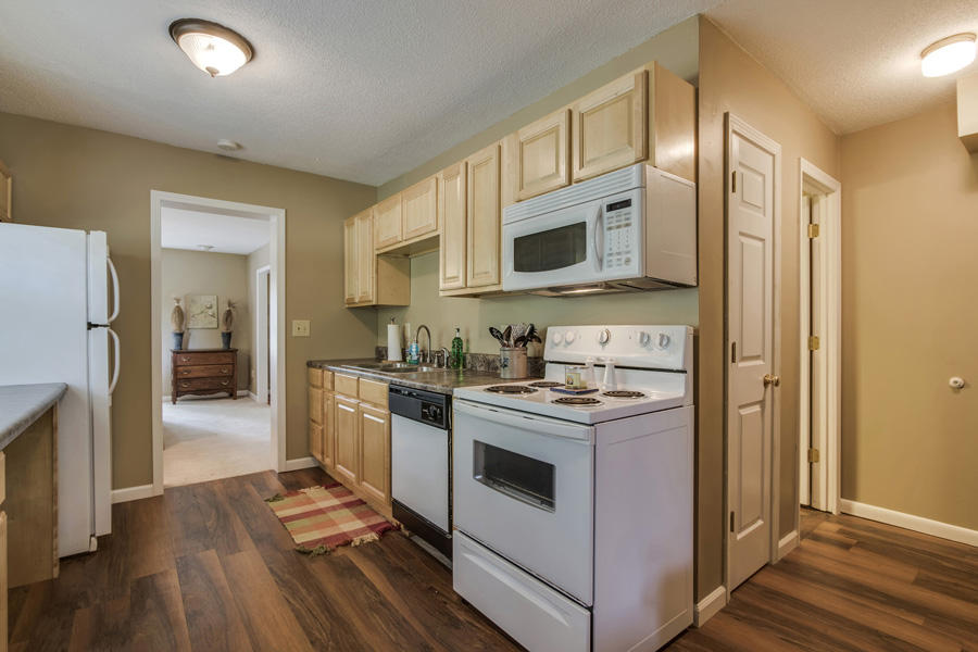 820 Red Cloud Road Ten Mile, TN 37880 - Photo 10 of 40 10_RedCloudRoad_820_Kitchen01