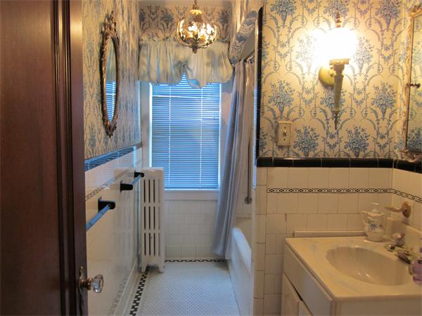 77 Mayfair Avenue Springfield, MA 01104 - Photo 12 of 29 Gallery Image 12