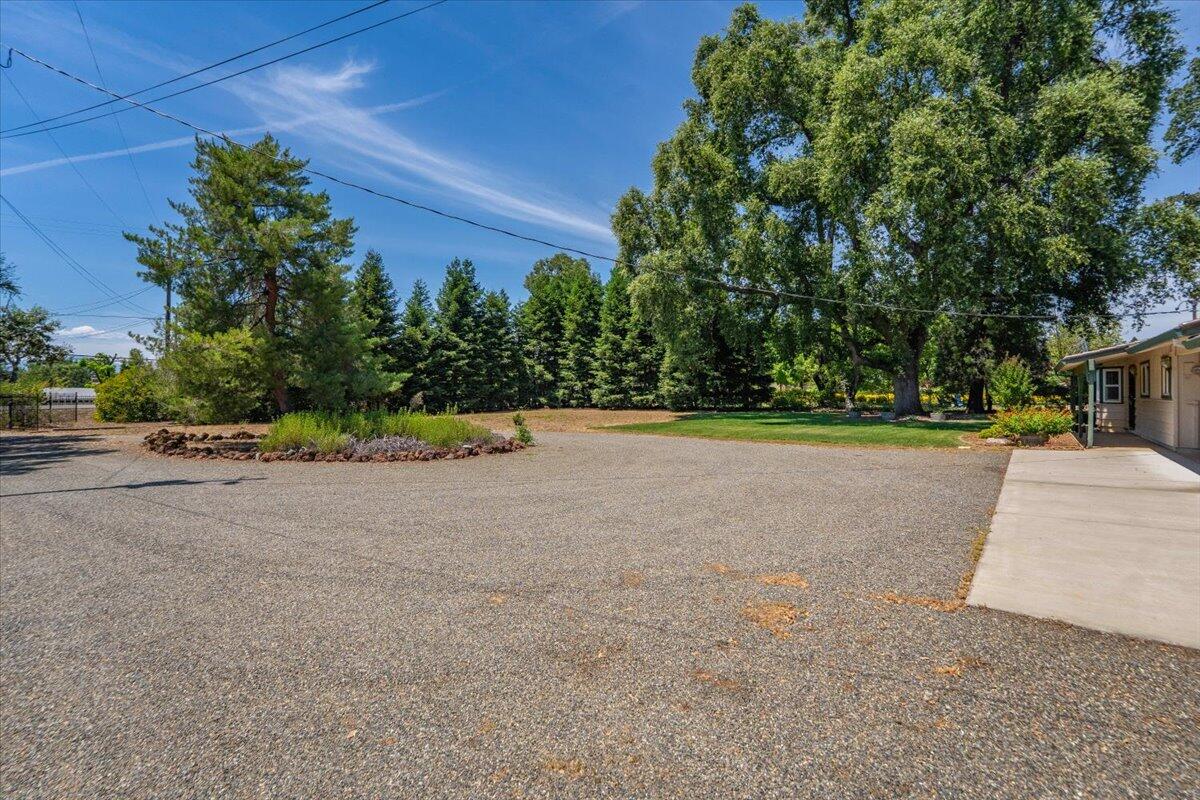 9871 Deschutes Road Palo Cedro, CA 96073 - Photo 69 of 80 79-Circle Driveway