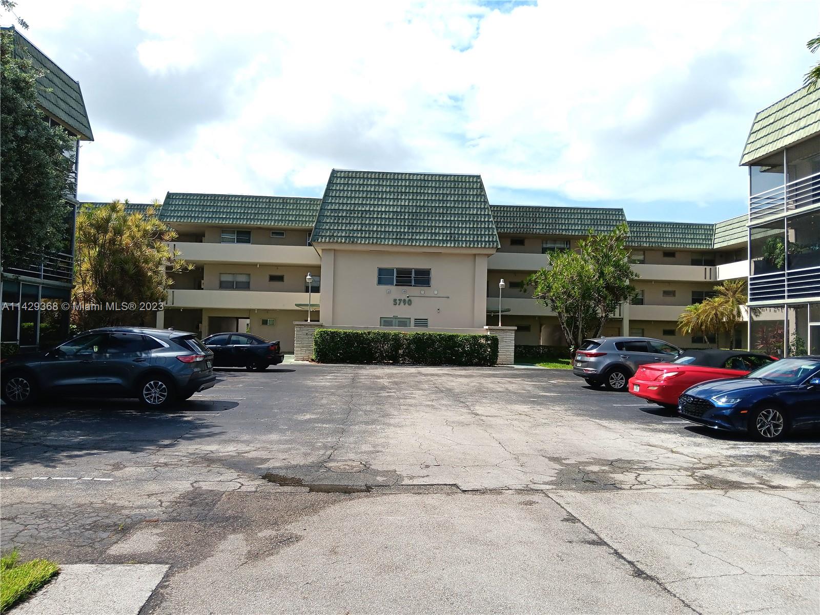 5790 Stirling Road, Unit 311 Hollywood, FL 33021 - Photo 30 of 36 a view of parking