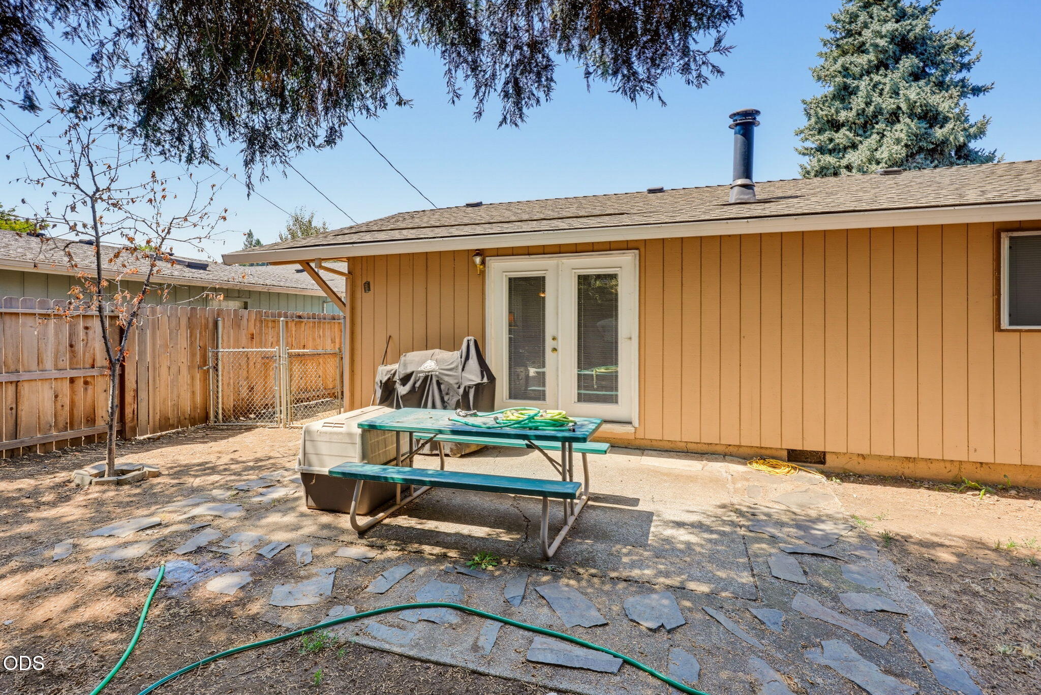 685 Talbot Street Eagle Point, OR 97524 - Photo 8 of 32 Gallery Image 8
