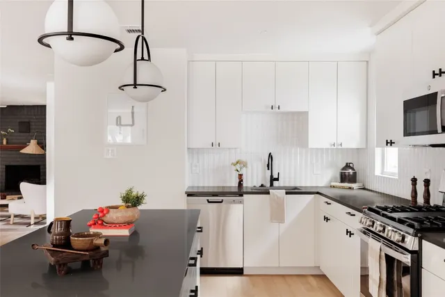 $499,000 | 5204 Hedgewood Drive, Austin, TX 78745