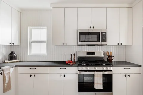 $499,500 | 5204 Hedgewood Drive, Austin, TX 78745