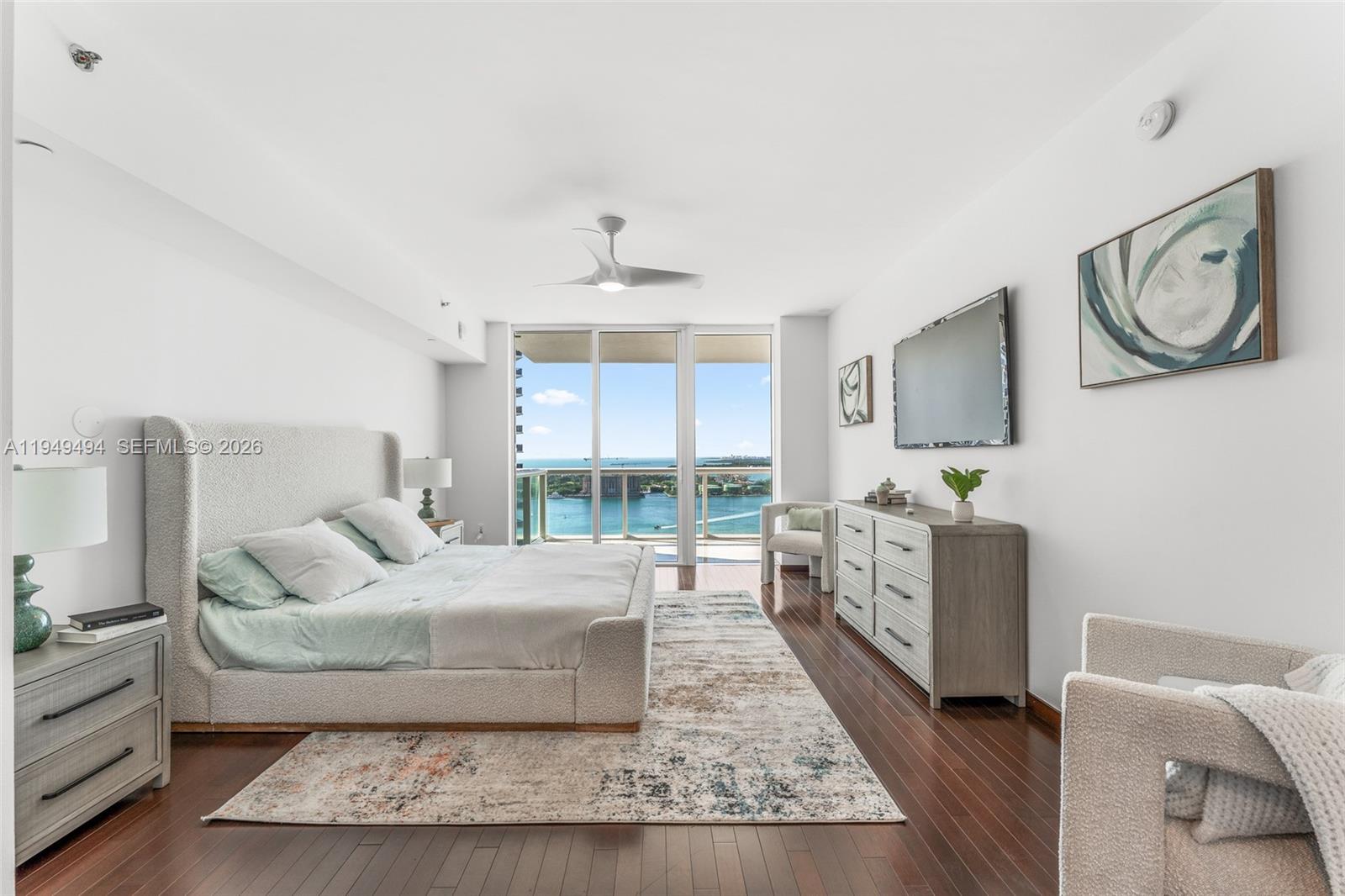 450 Alton Road, Unit 2703 Miami Beach, FL 33139 - Photo 11 of 25