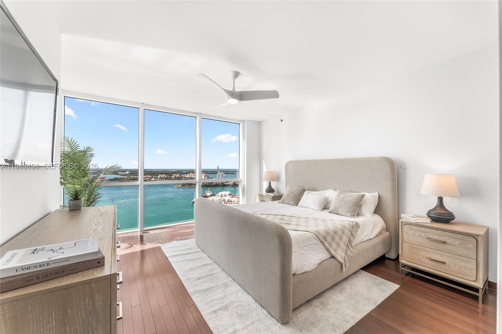 450 Alton Road, Unit 2703 Miami Beach, FL 33139 - Photo 13 of 25