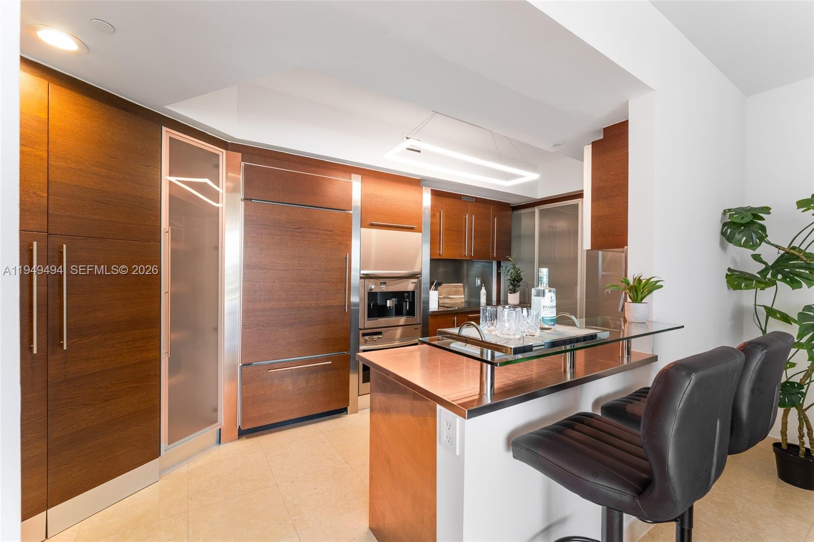 450 Alton Road, Unit 2703 Miami Beach, FL 33139 - Photo 7 of 25