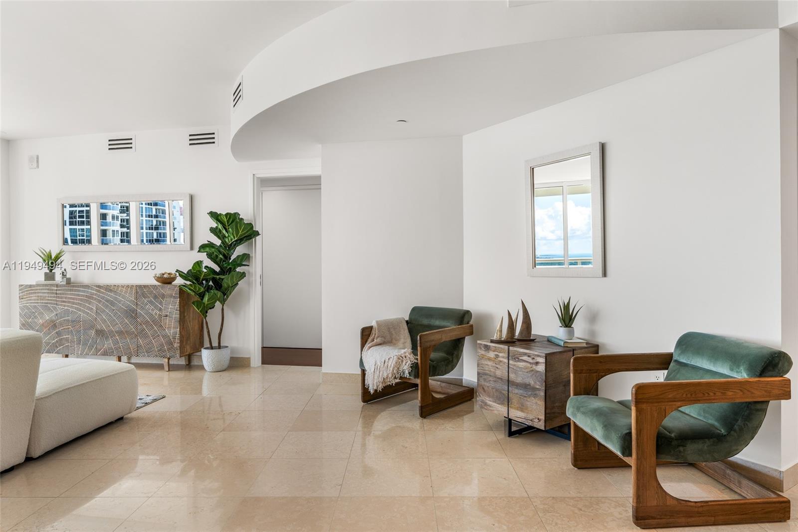 450 Alton Road, Unit 2703 Miami Beach, FL 33139 - Photo 10 of 25