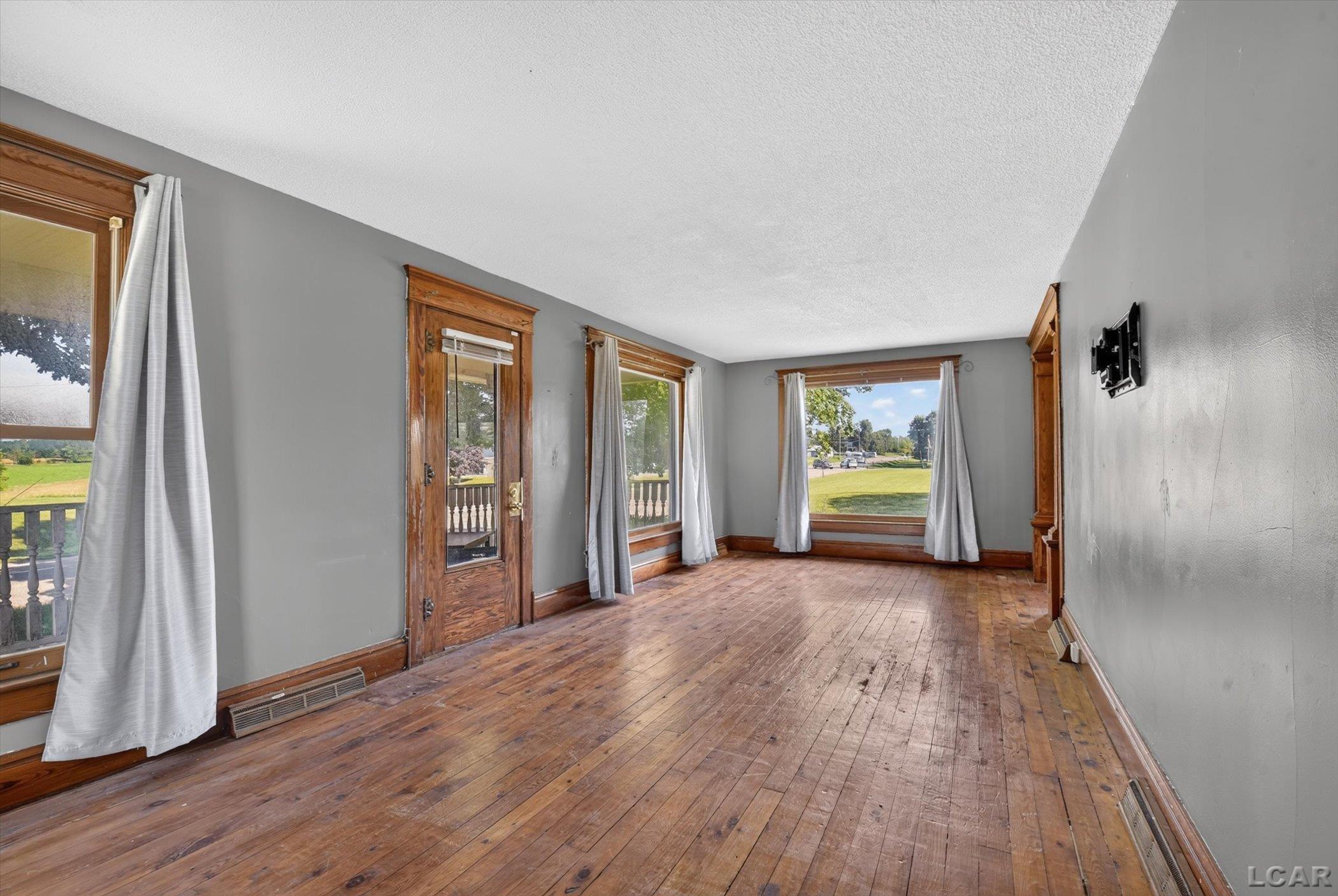 601 South Meridian Road Hudson, MI 49247 - Photo 8 of 55