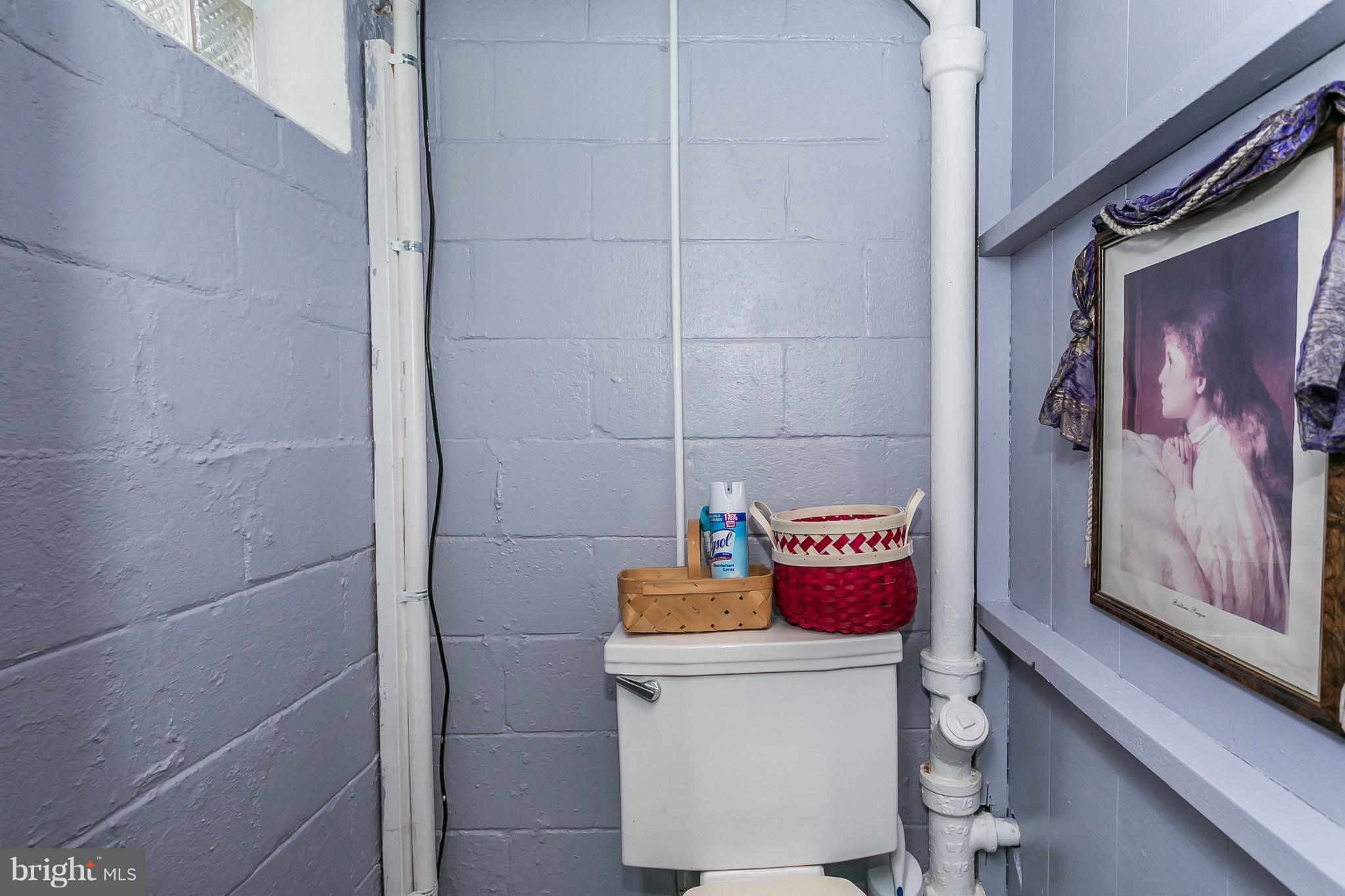 8511 Kings Ridge Road Baltimore, MD 21234 - Photo 25 of 30 a utility room with dryer and washer