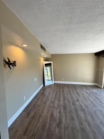 $850 | 2241 Burnway Road, Unit 2241, Haines City, FL 33844