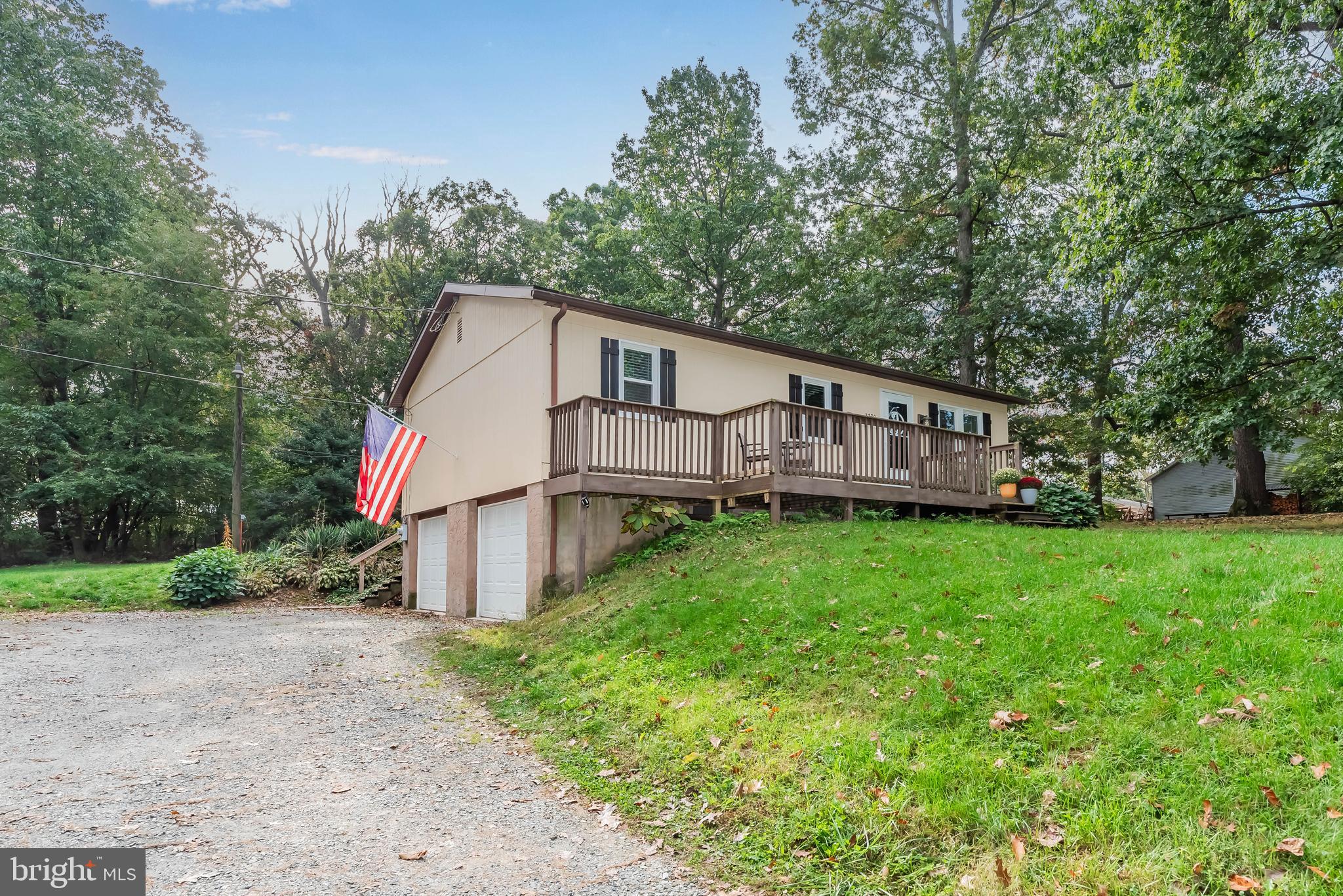 2270 Risser Mill Road Mount Joy, PA 17552 - Photo 4 of 37