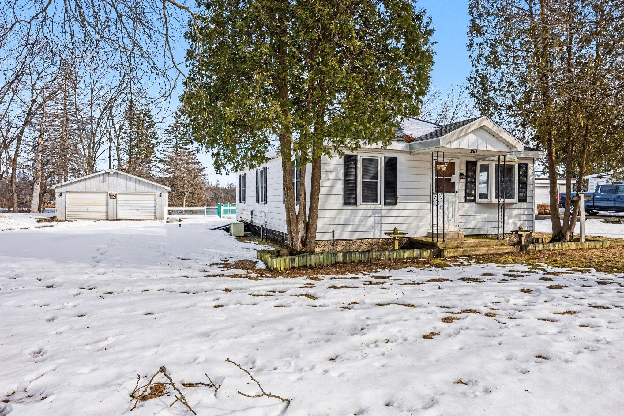 3513 Monroe Road Allegan, MI 49010 - Photo 10 of 22 004_file_9534 - Copy