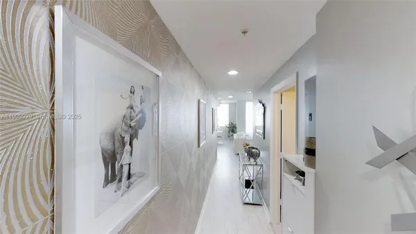 a view of entryway with livingroom