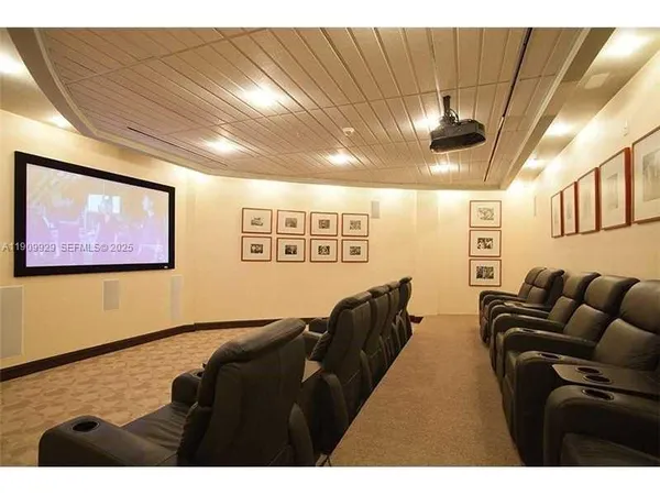 $5,000 | 253 Northeast 2nd Street, Unit 1602, Miami, FL 33132