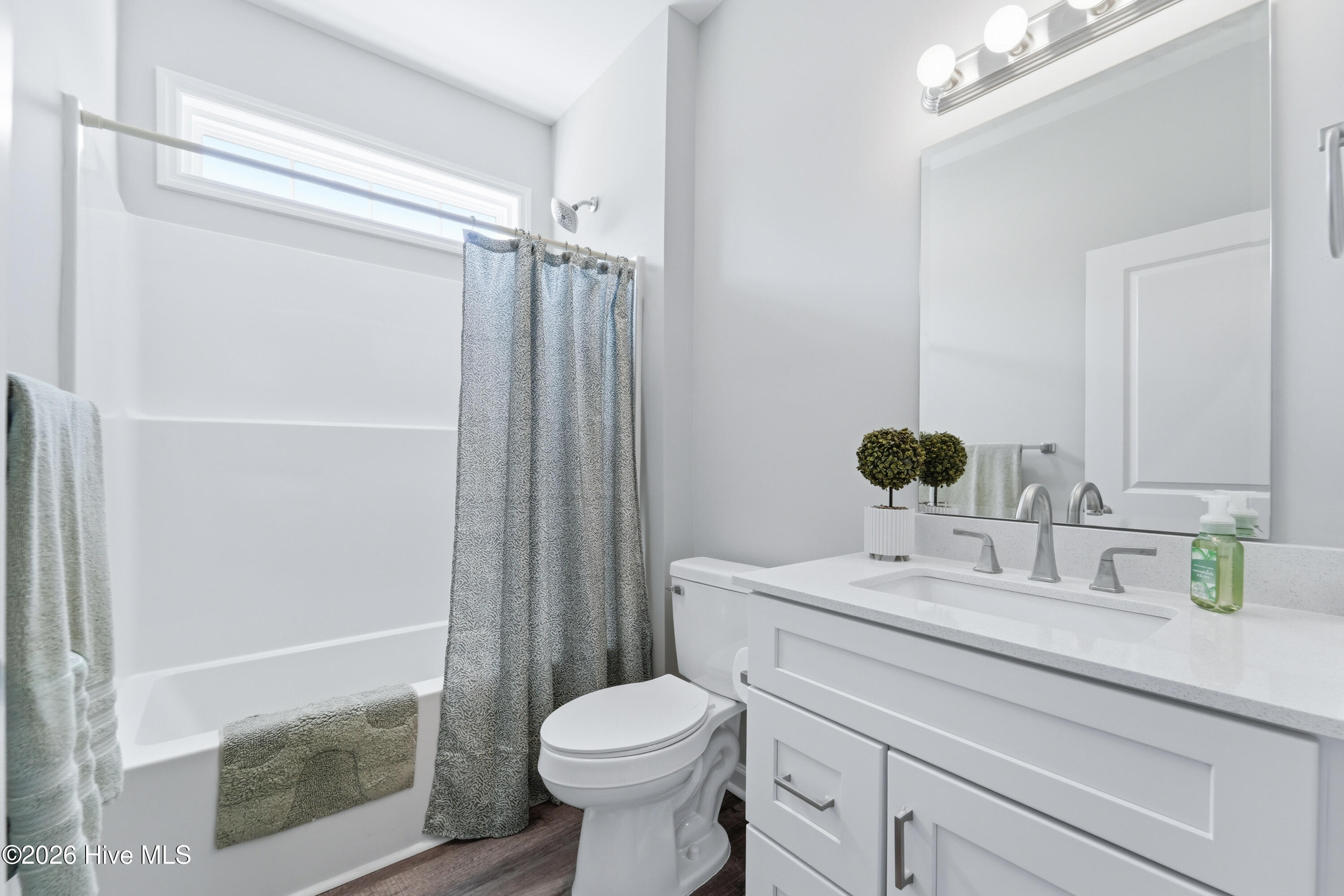 1992 Catherine Lake Road Richlands, NC 28574 - Photo 22 of 38 Guest Bath