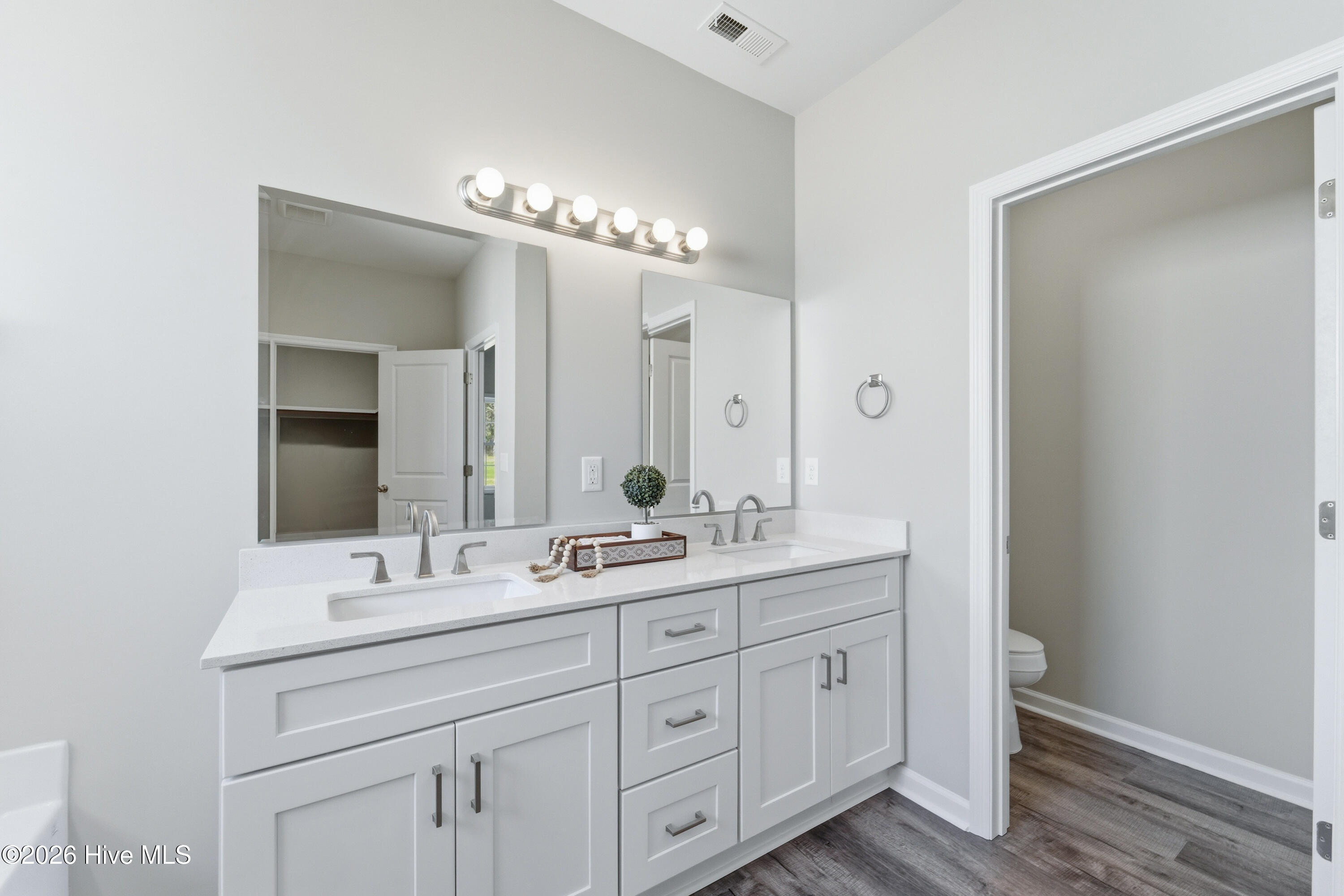 1992 Catherine Lake Road Richlands, NC 28574 - Photo 29 of 38 Master Bath