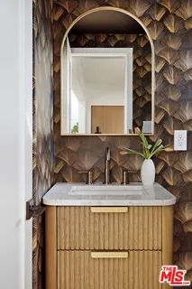 $2,699,999 | 4041 Davana Road, Sherman Oaks, CA 91423