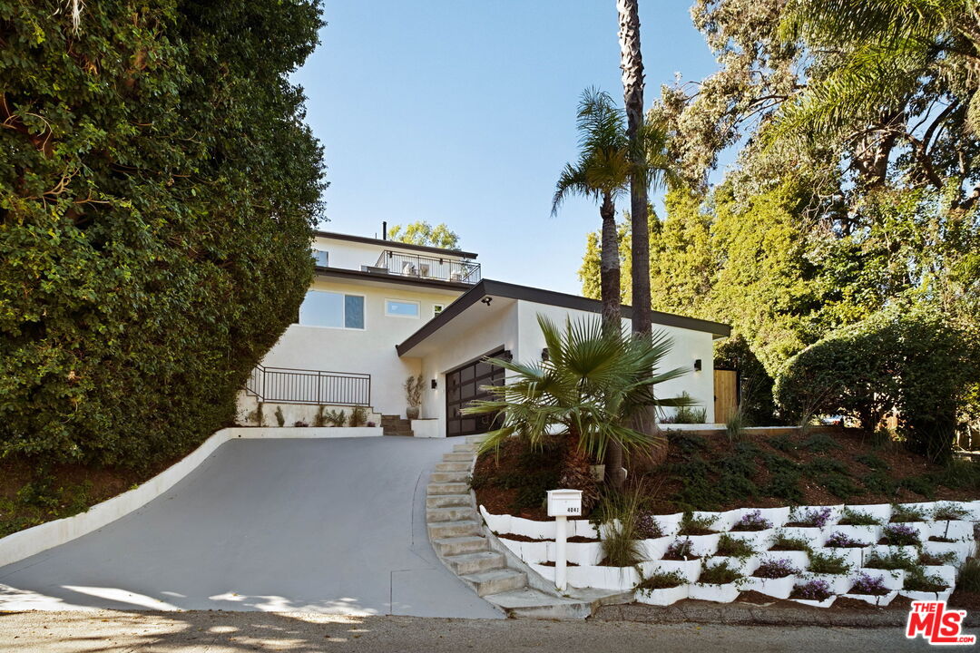 4041 Davana Road Sherman Oaks, CA 91423 - Photo 2 of 35