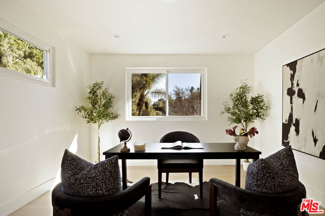 4041 Davana Road Sherman Oaks, CA 91423 - Photo 22 of 35