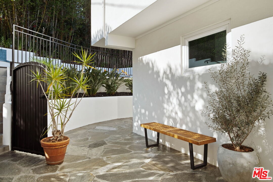 4041 Davana Road Sherman Oaks, CA 91423 - Photo 33 of 35