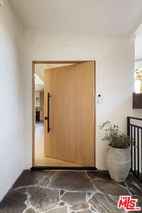 4041 Davana Road Sherman Oaks, CA 91423 - Photo 4 of 35