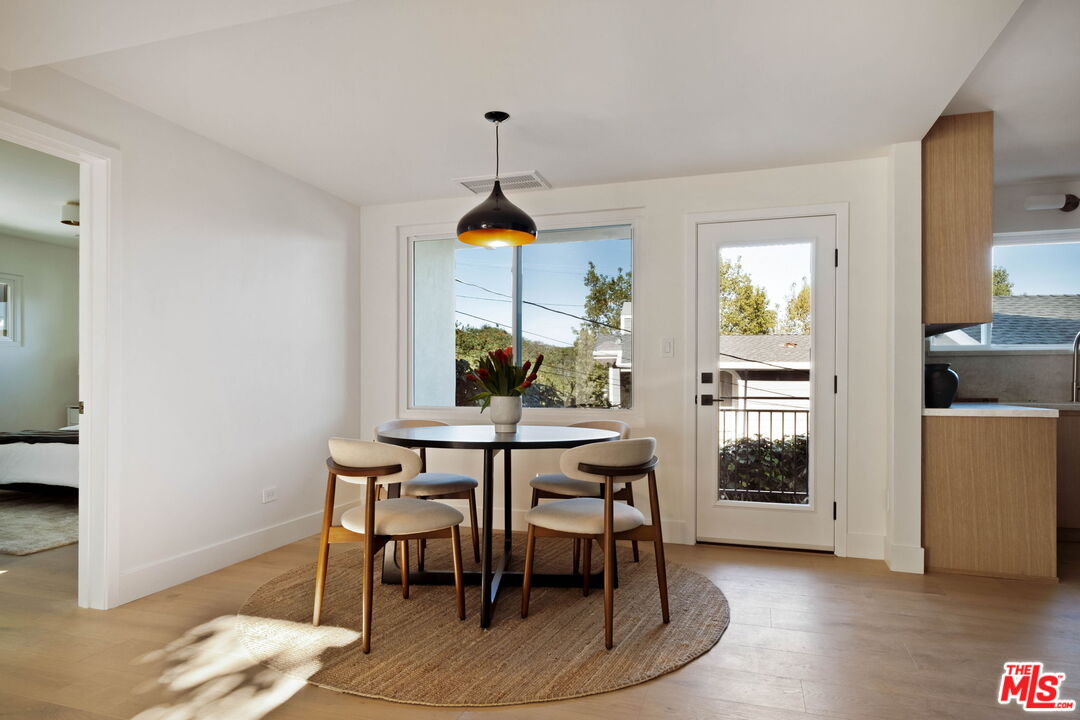 4041 Davana Road Sherman Oaks, CA 91423 - Photo 9 of 35