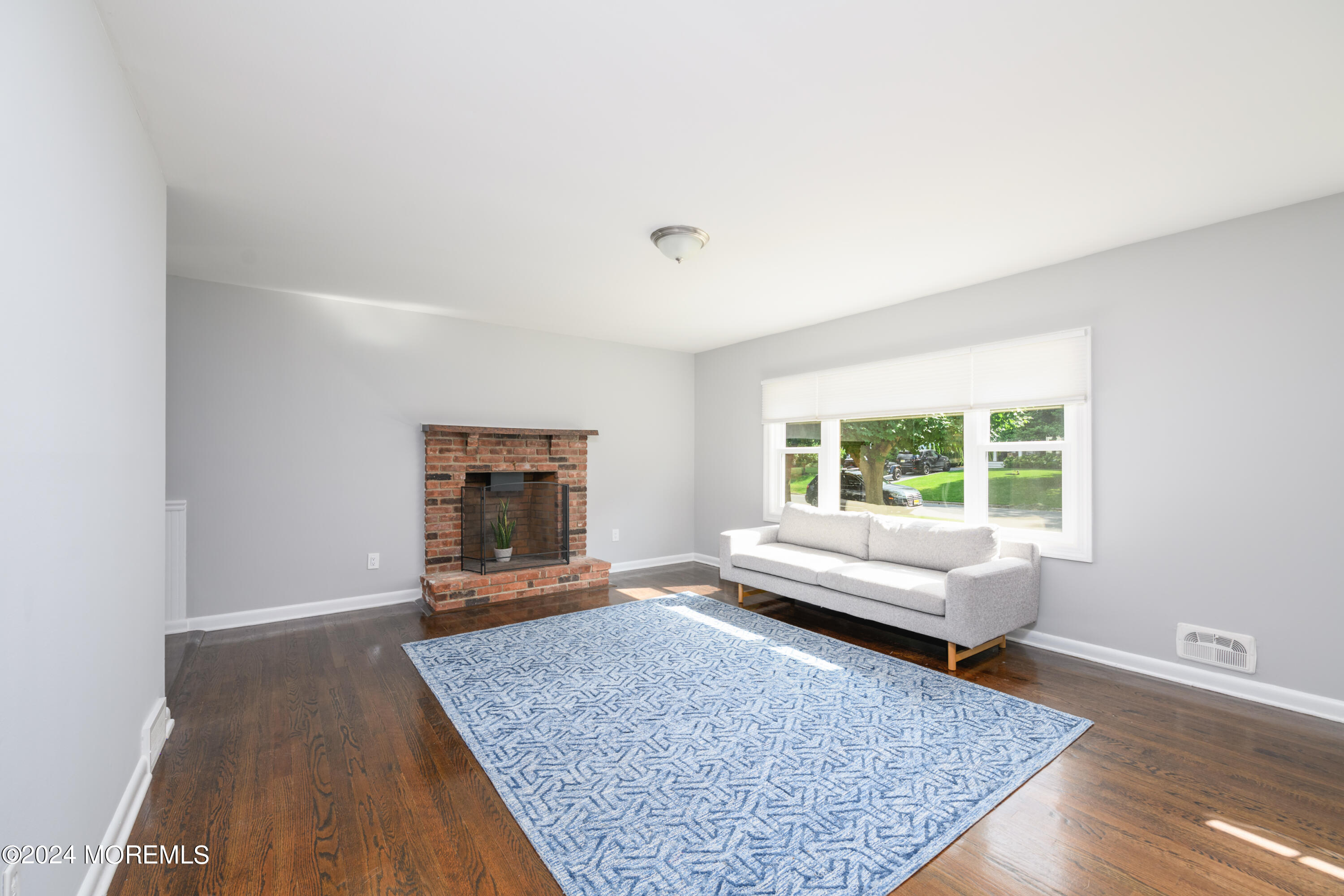 85 Ave Of Two Rivers Rumson, NJ 07760 - Photo 3 of 21 BAP_7698-Edit