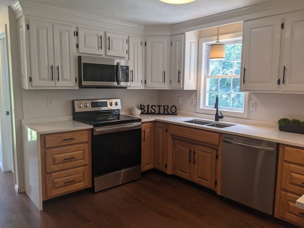 8 Meadow Road Townsend, MA 01469 - Photo 11 of 30