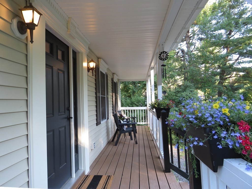 8 Meadow Road Townsend, MA 01469 - Photo 2 of 30