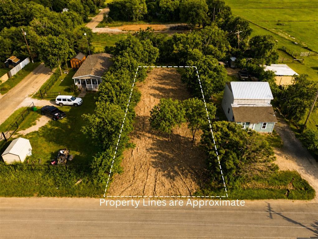 992 Lincoln City Road Waco, TX 76705 - Photo 1 of 9
