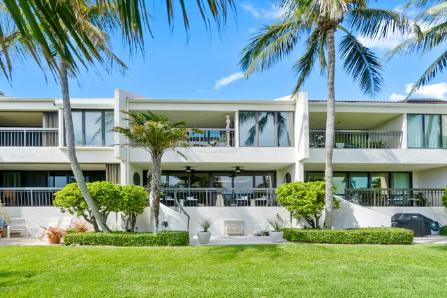 $28,500 | 2335 South Ocean Boulevard, Unit C9, Palm Beach, FL 33480