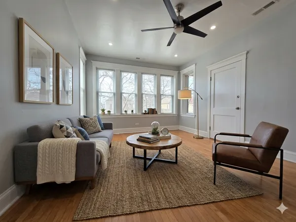 $2,100 | 5434 West Drummond Place, Unit 2, Chicago, IL 60639