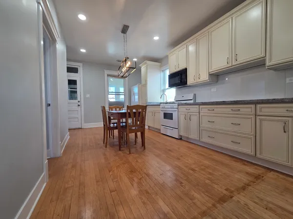 $2,100 | 5434 West Drummond Place, Unit 2, Chicago, IL 60639