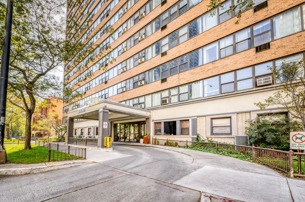6030 North Sheridan Road, Unit 809 Chicago, IL 60660 - Photo 1 of 17 front view of a building