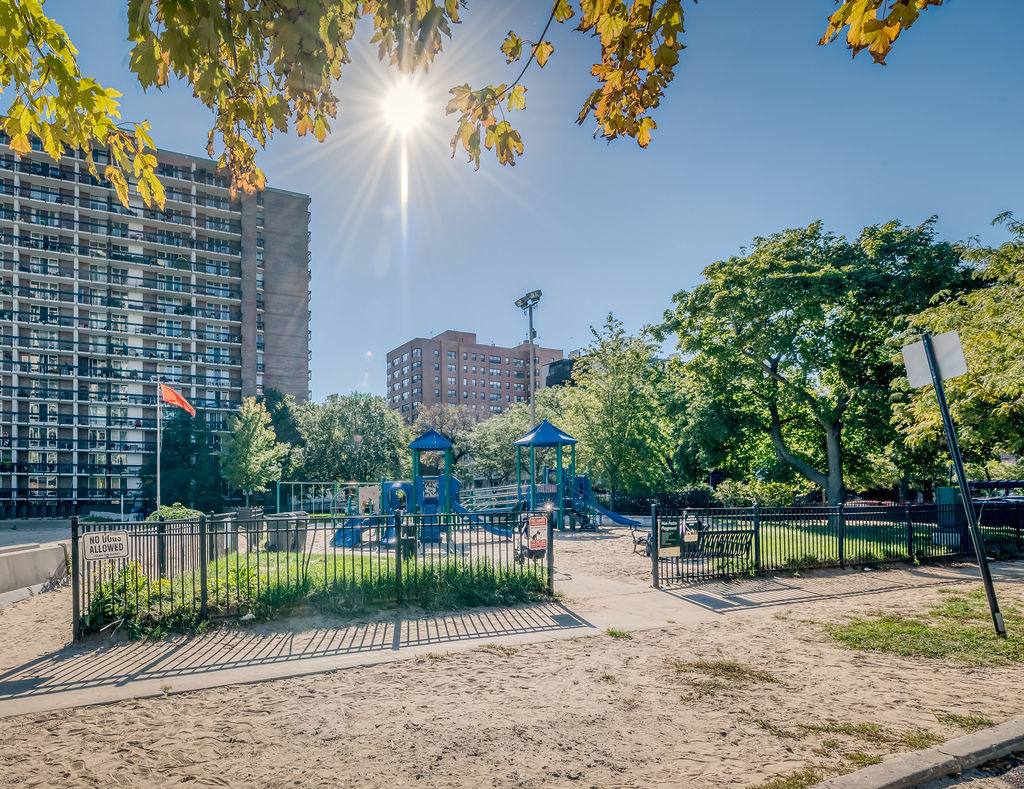 6030 North Sheridan Road, Unit 809 Chicago, IL 60660 - Photo 6 of 17 a view of a park