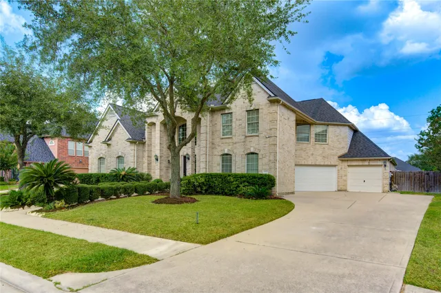 $695,000 | 10815 Ashland Bridge Lane, Sugar Land, TX 77498