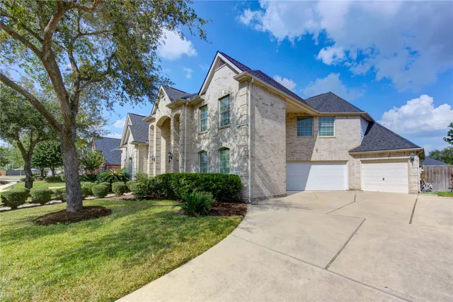 $695,000 | 10815 Ashland Bridge Lane, Sugar Land, TX 77498