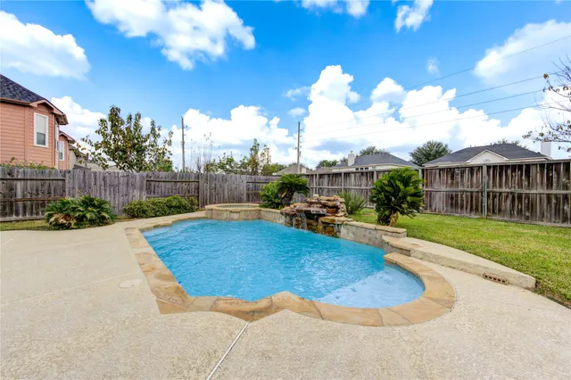 $695,000 | 10815 Ashland Bridge Lane, Sugar Land, TX 77498