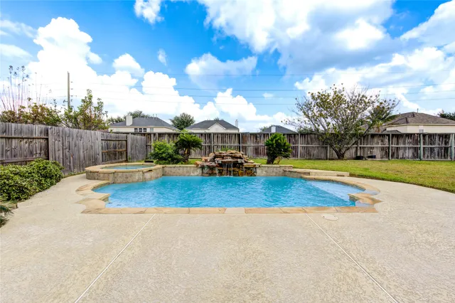 $695,000 | 10815 Ashland Bridge Lane, Sugar Land, TX 77498