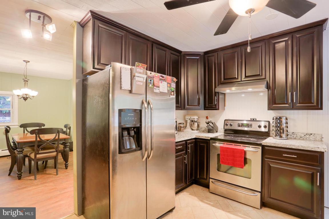 132 Hilltop Road Delta, PA 17314 - Photo 5 of 54 Gallery Image 5